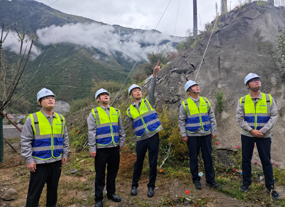 汪万勋赴金川项目开展安全生产带班检查